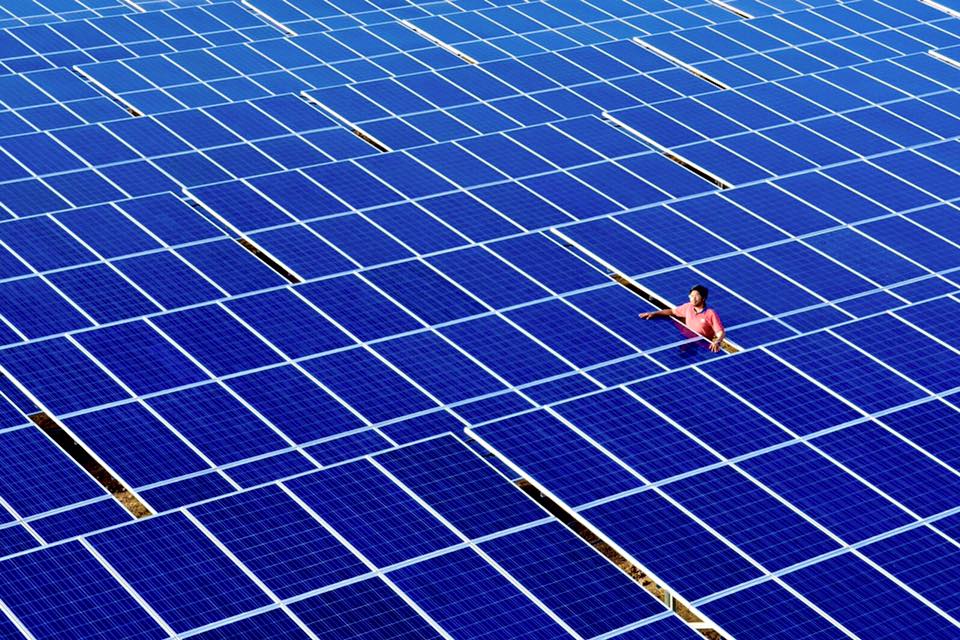 Sejarah Baru, PLTS Terbesar dari Kupang