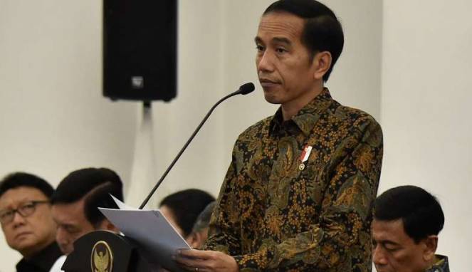 Jokowi Batalkan Aturan 8 Jam Sekolah