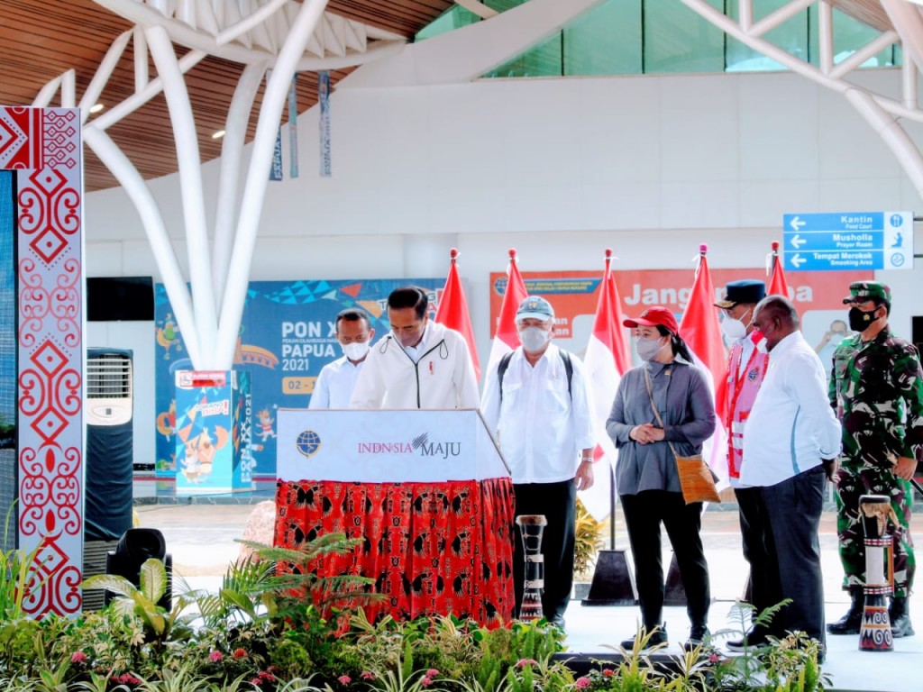 Presiden Jokowi Resmikan Terminal Baru Bandara Mopah Merauke 