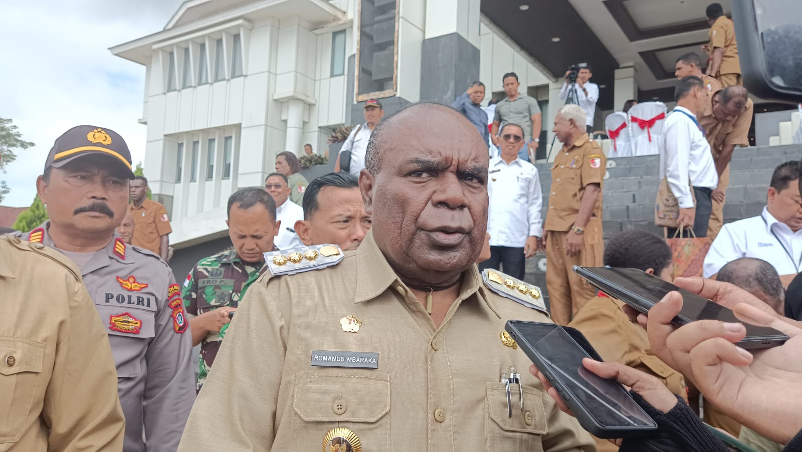 Bupati Merauke Datangi Warga Wanam Pasca Musibah Kebakaran Rumah