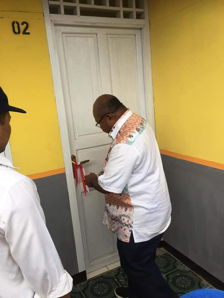 Bupati Freddy Gebze Resmikan 79 Unit Rusus ASN di Ulilin dan Elikobel