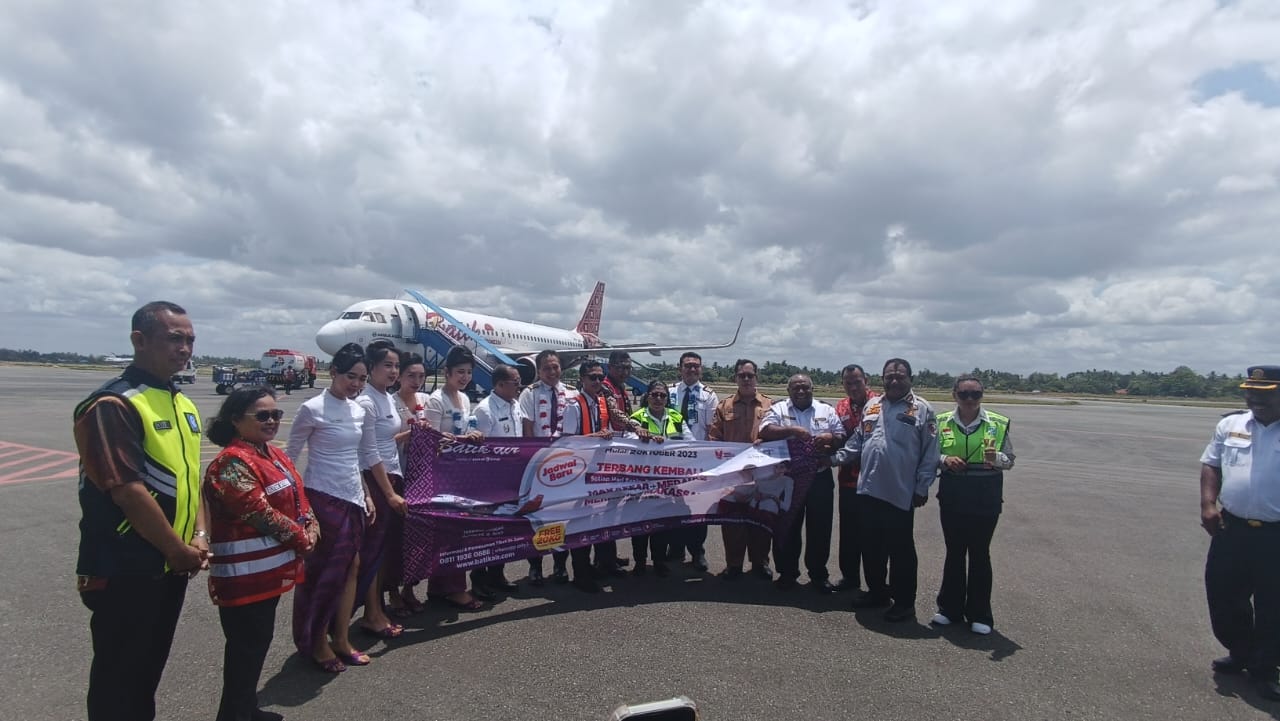 Pemrov PPS Sambut Kedatangan Batik Air di Bandara Mopah 