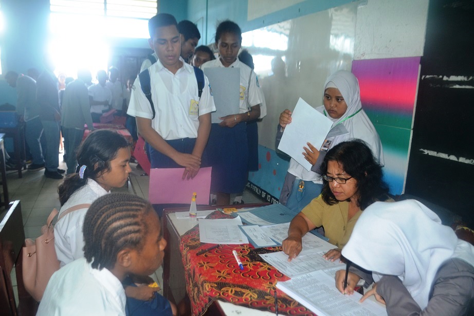 SMA N I Merauke Diserbu Pendaftar di Hari Pertama