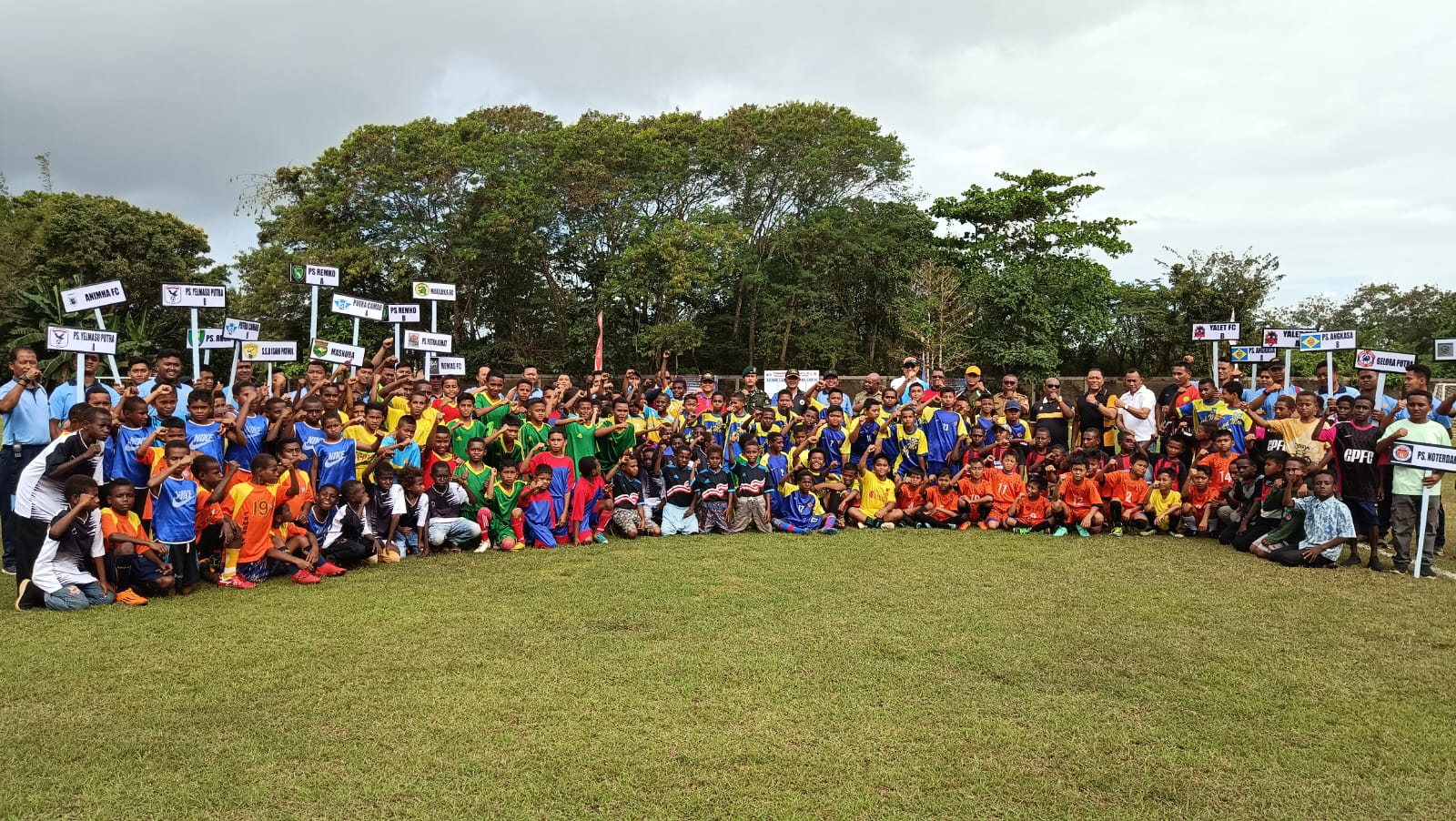 Kolonel Onesmus Buka Turnamen Sepak Bola U-12 Danlanud Cup II
