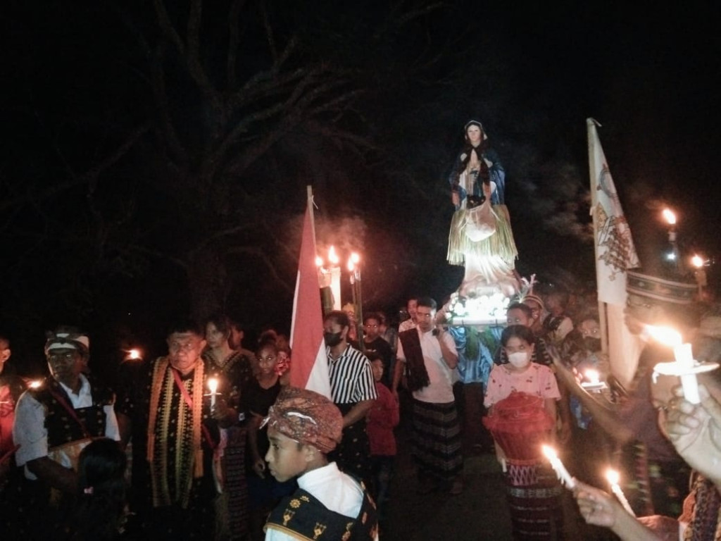 Umat Paroki Sang Penebus Merauke Melakukan Ziarah Patung Bunda Maria