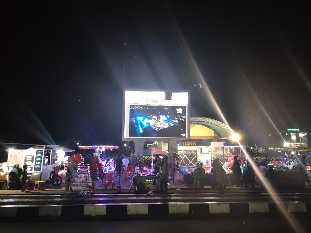 Masyarakat Merauke Antusias Saksikan Pembukaan Peparnas XVI Lewat Videotron