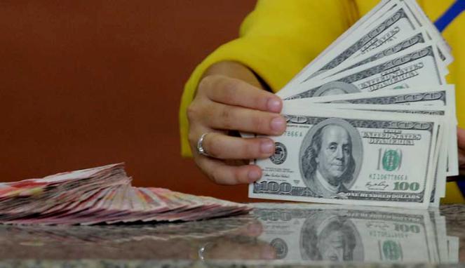 Pengamat: Rupiah Melemah Karena Pasar Tunggu Kebijakan Pemerintah