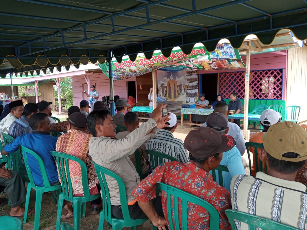 Dalam Reses, Anggota DPRP Fauzun Nihayah Serahkan Bantuan Dana Pembangunan Masjid