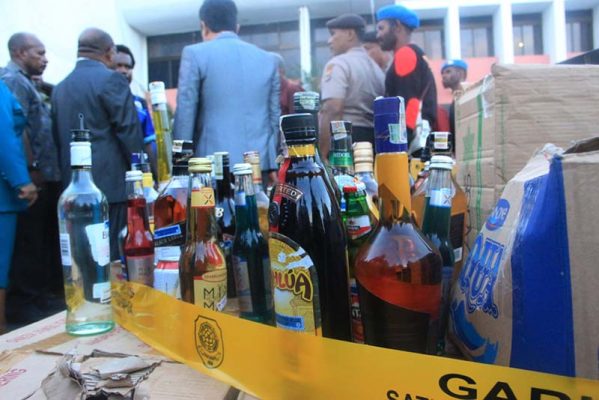 Kapolsek di Asmat Dideadline Berantas Miras dan Judi