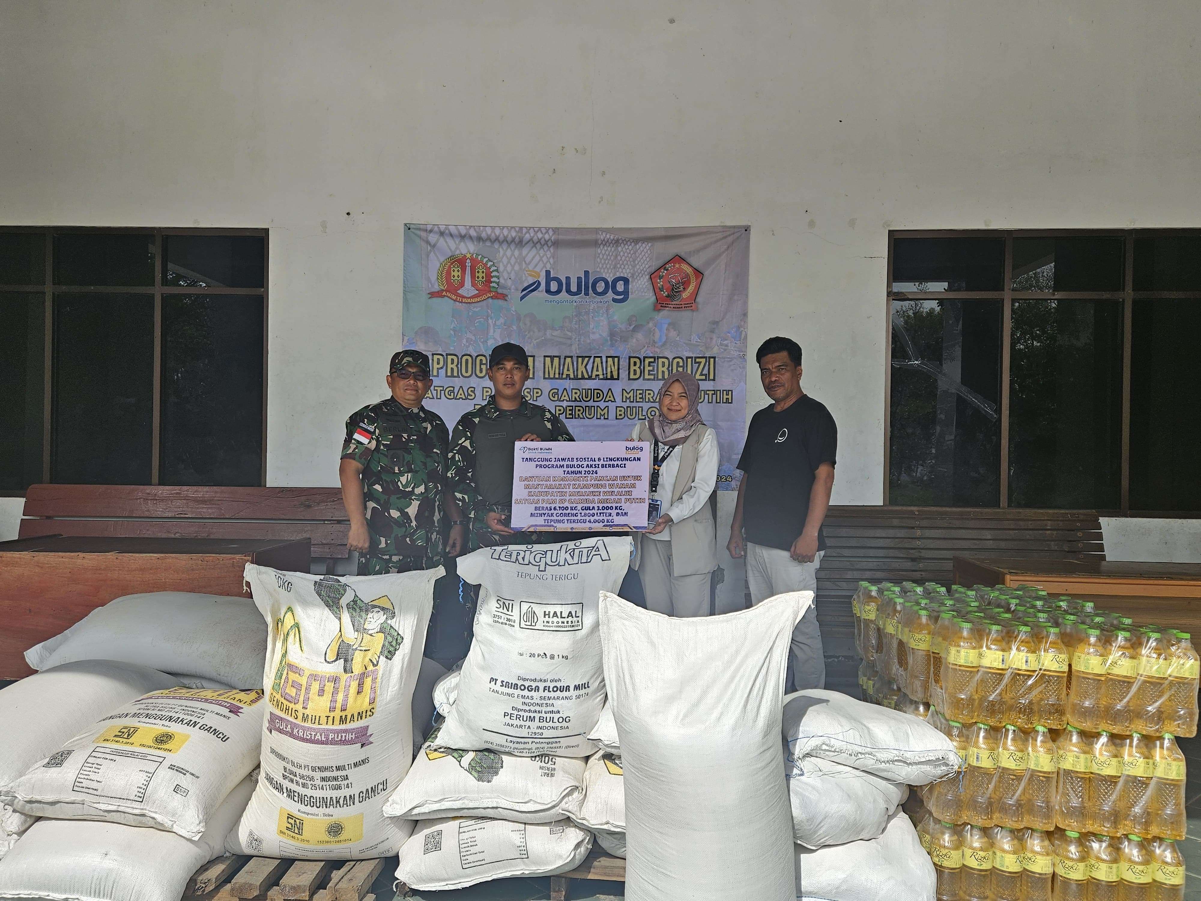 Perum Bulog KC Merauke Serahkan Program Bantuan Makanan Bergizi