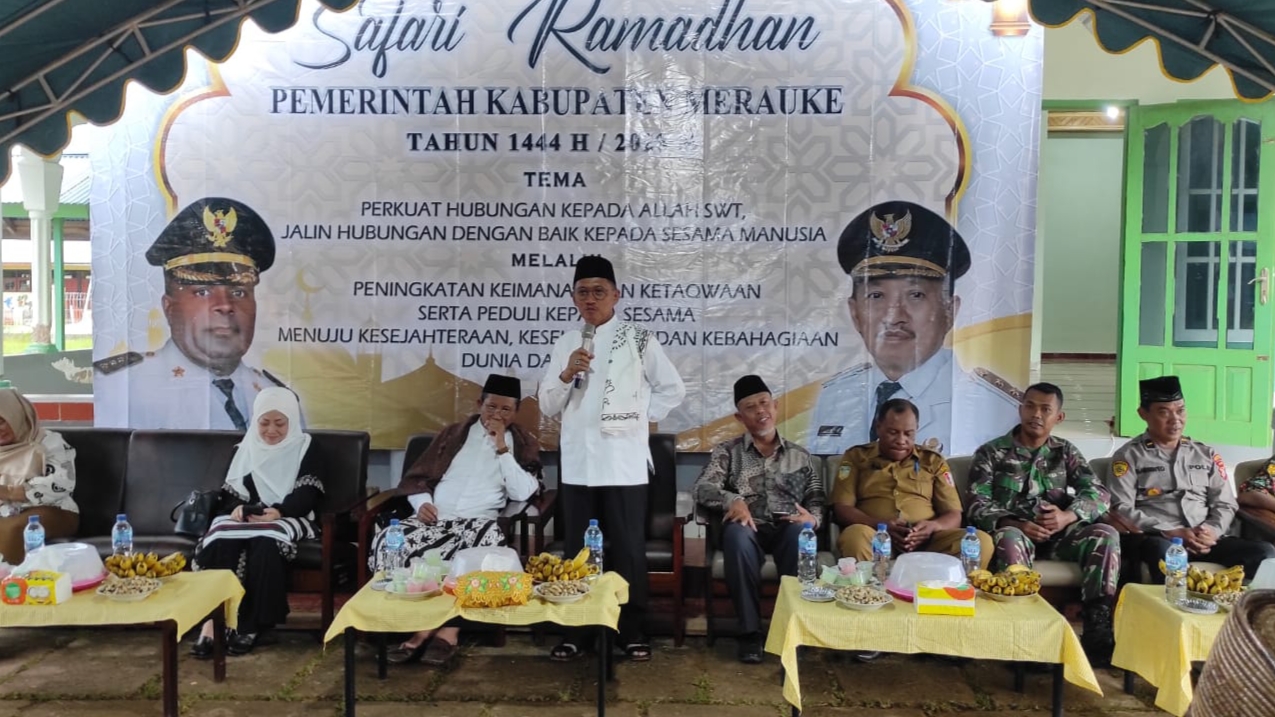 Safari Ramadan 2023 Perdana di Distrik Jagebob, Wabup Riduwan Sampaikan Program Pembangunan hingga Serahkan Bantuan